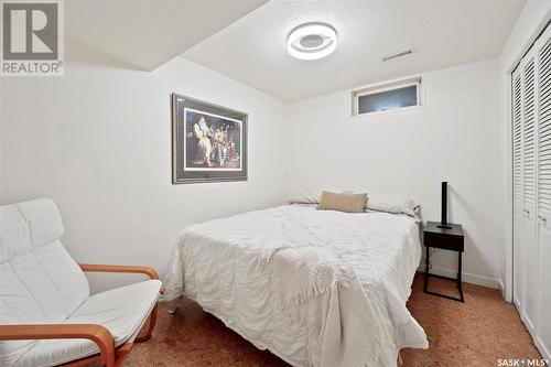 502 Sturgeon Drive, Saskatoon, SK - Indoor Photo Showing Bedroom