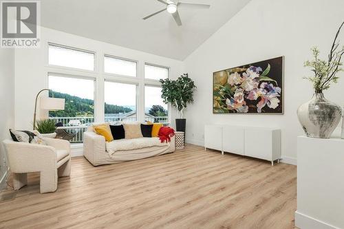 29 Preston Crescent, Enderby, BC - Indoor Photo Showing Living Room