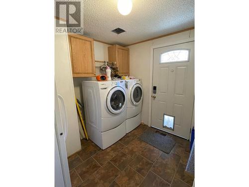 1014 King  Street, Cranbrook, BC - Indoor Photo Showing Laundry Room