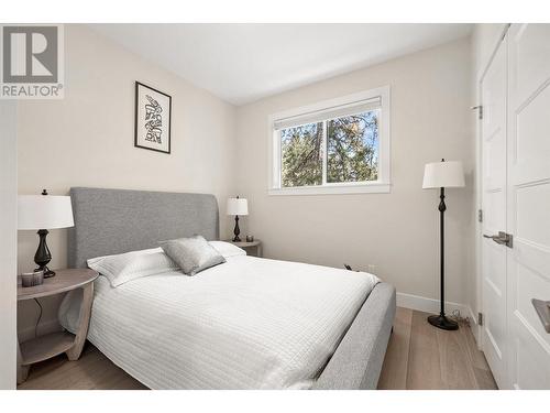 9142 Heritage Drive, Lake Country, BC - Indoor Photo Showing Bedroom