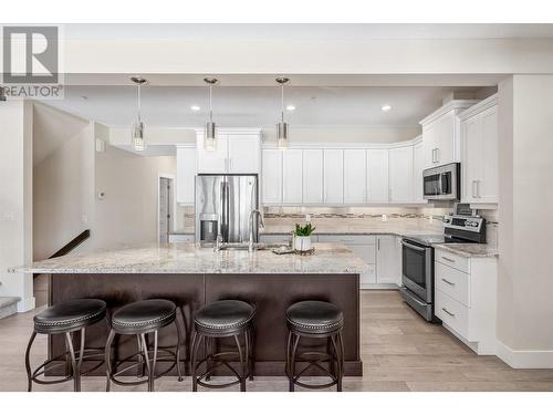 9142 Heritage Drive, Lake Country, BC - Indoor Photo Showing Kitchen With Upgraded Kitchen