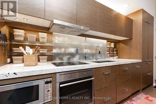 202 - 45 Charles Street E, Toronto (Church-Yonge Corridor), ON - Indoor Photo Showing Kitchen