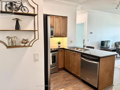 1002 - 319 Merton Street, Toronto (Mount Pleasant West), ON - Indoor Photo Showing Kitchen With Double Sink