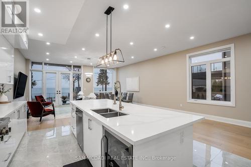 6 Campview Road, Hamilton (Winona Park), ON - Indoor Photo Showing Kitchen With Double Sink With Upgraded Kitchen