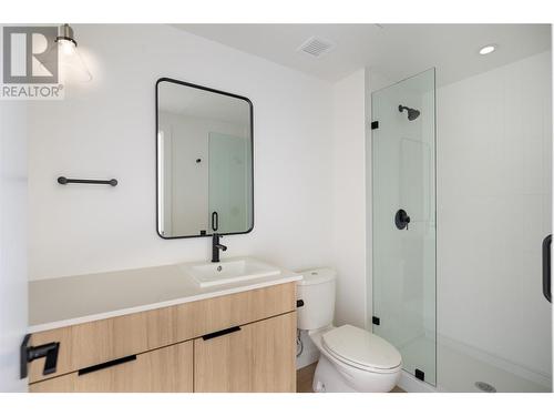 604 Cawston Avenue Unit# 615, Kelowna, BC - Indoor Photo Showing Bathroom