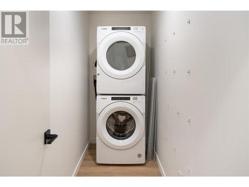 604 Cawston Avenue Unit# 415, Kelowna, BC - Indoor Photo Showing Laundry Room