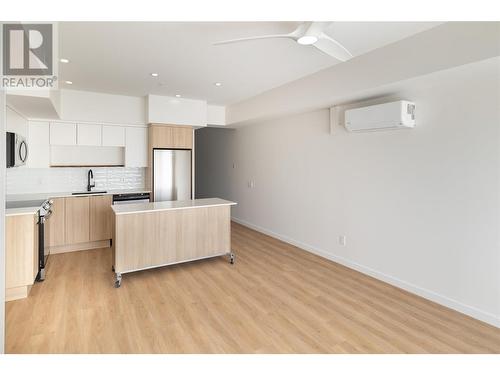 604 Cawston Avenue Unit# 415, Kelowna, BC - Indoor Photo Showing Kitchen With Stainless Steel Kitchen