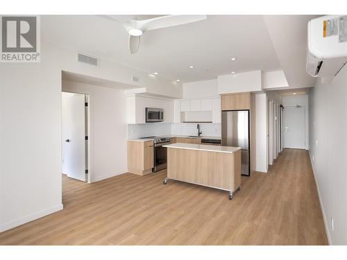 604 Cawston Avenue Unit# 415, Kelowna, BC - Indoor Photo Showing Kitchen With Stainless Steel Kitchen