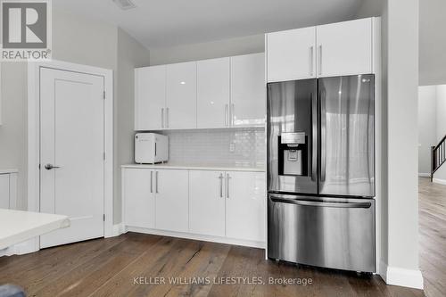 2288 Red Thorne Avenue, London, ON - Indoor Photo Showing Kitchen