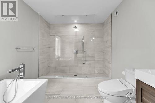 2288 Red Thorne Avenue, London, ON - Indoor Photo Showing Bathroom