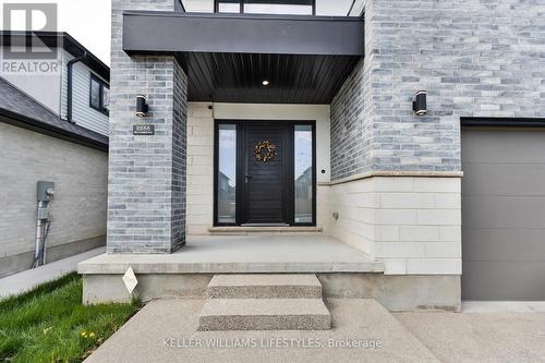 2288 Red Thorne Avenue, London, ON - Outdoor