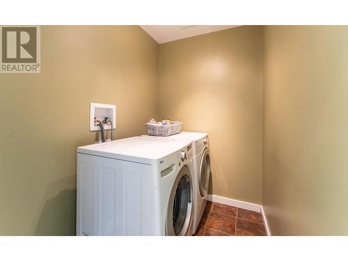 16242 Selkirk Road, Crawford Bay, BC - Indoor Photo Showing Laundry Room