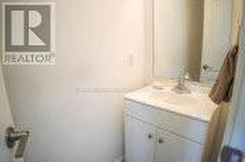 32 Mabern Street, Barrie (Holly), ON - Indoor Photo Showing Bathroom