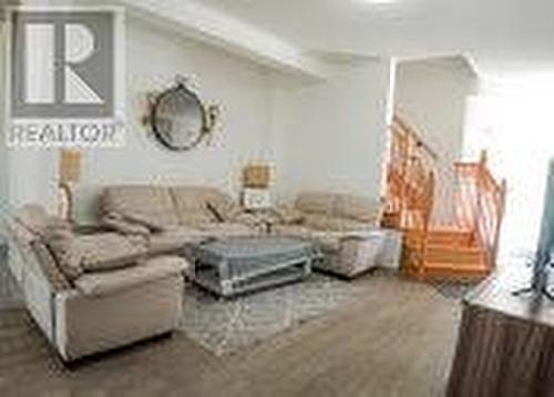 32 Mabern Street, Barrie (Holly), ON - Indoor