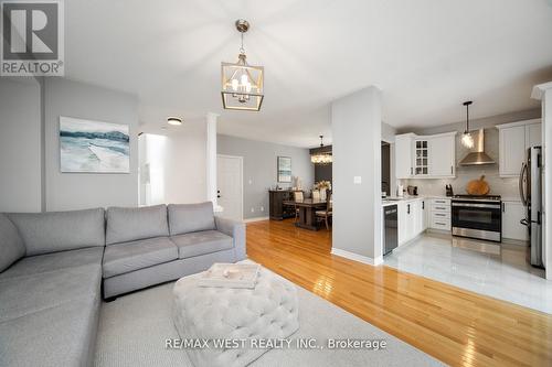 4 Dilworth Chase, Brampton (Bram East), ON - Indoor Photo Showing Living Room