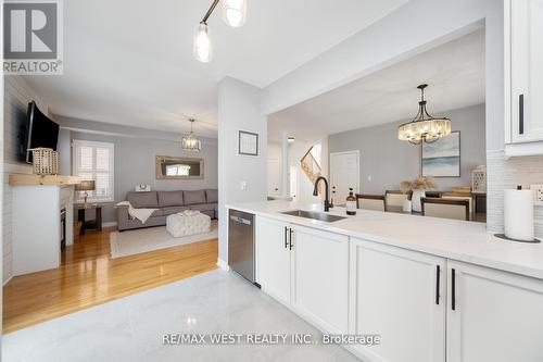 4 Dilworth Chase, Brampton (Bram East), ON - Indoor Photo Showing Kitchen