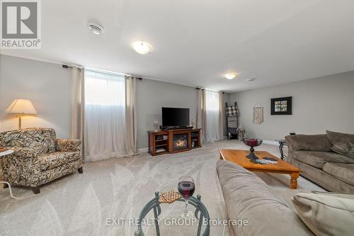 12 Kyle Court, Quinte West, ON - Indoor Photo Showing Living Room