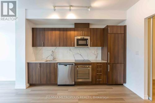 2116 - 460 Adelaide Street E, Toronto (Moss Park), ON - Indoor Photo Showing Kitchen