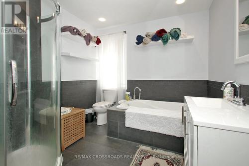 11 Biscayne Boulevard, Georgina (Keswick South), ON - Indoor Photo Showing Bathroom