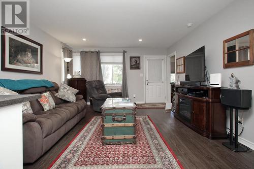 11 Biscayne Boulevard, Georgina (Keswick South), ON - Indoor Photo Showing Living Room