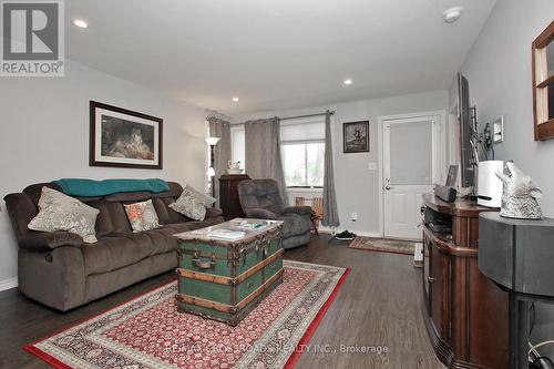 11 Biscayne Boulevard, Georgina (Keswick South), ON - Indoor Photo Showing Living Room