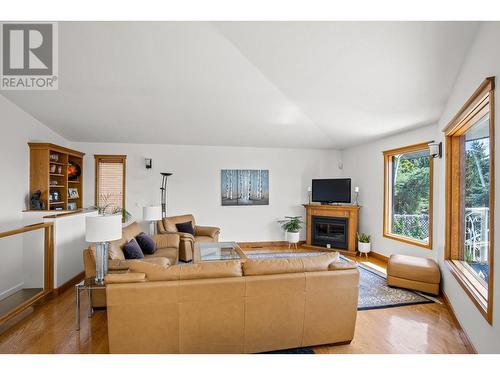 885 Stevenson Road, West Kelowna, BC - Indoor Photo Showing Living Room With Fireplace