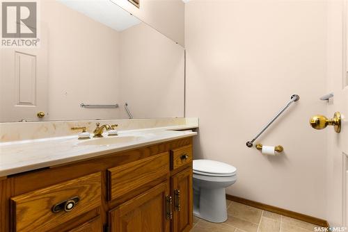 2610 Thornicroft Bay E, Regina, SK - Indoor Photo Showing Bathroom