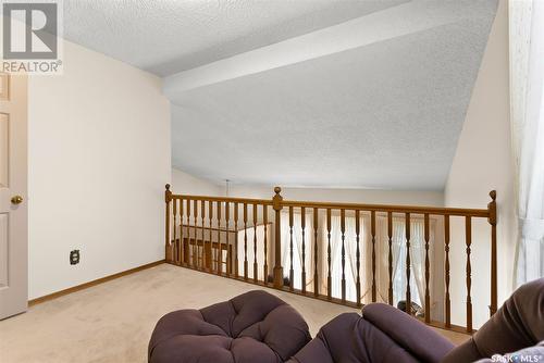 2610 Thornicroft Bay E, Regina, SK - Indoor