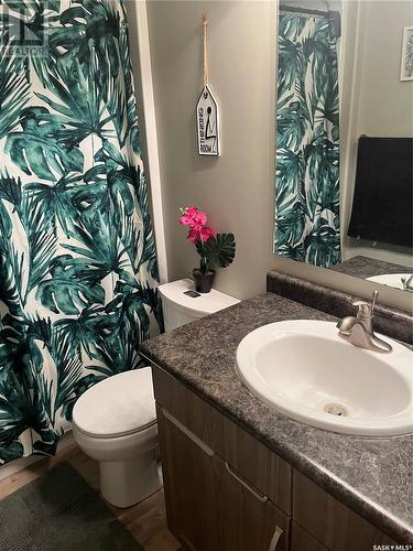 10 71 Cameron Way, Yorkton, SK - Indoor Photo Showing Bathroom