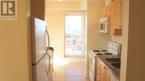 1401 - 135 James Street S, Hamilton (Corktown), ON - Indoor Photo Showing Kitchen With Double Sink