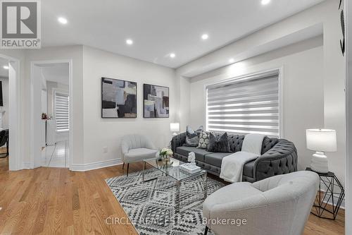 20 Branigan Crescent, Halton Hills, ON - Indoor Photo Showing Living Room