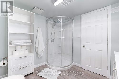 17 Dundas Street, Hamilton (Dundas), ON - Indoor Photo Showing Bathroom