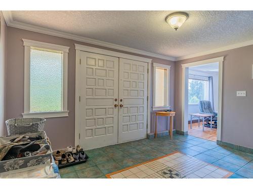 924 7Th Street, Montrose, BC - Indoor Photo Showing Other Room