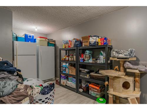 924 7Th Street, Montrose, BC - Indoor Photo Showing Other Room