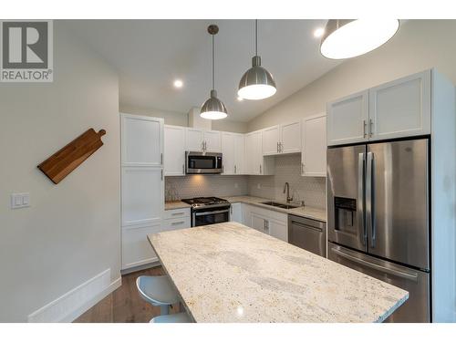 1512 Granite Drive Unit# 12, Golden, BC - Indoor Photo Showing Kitchen With Double Sink With Upgraded Kitchen