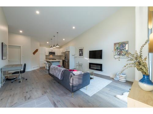 12 - 1512 Granite Drive, Golden, BC - Indoor Photo Showing Living Room With Fireplace