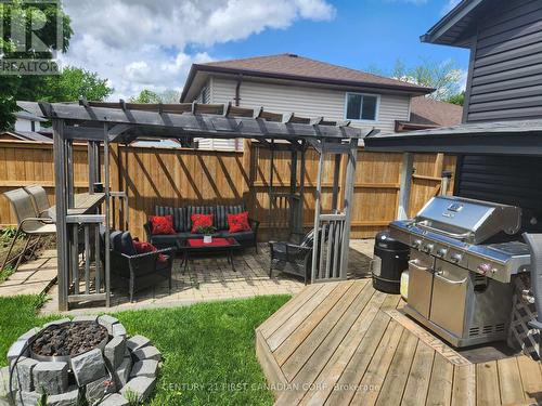 174 Portsmouth Crescent, London, ON - Outdoor With Deck Patio Veranda With Exterior