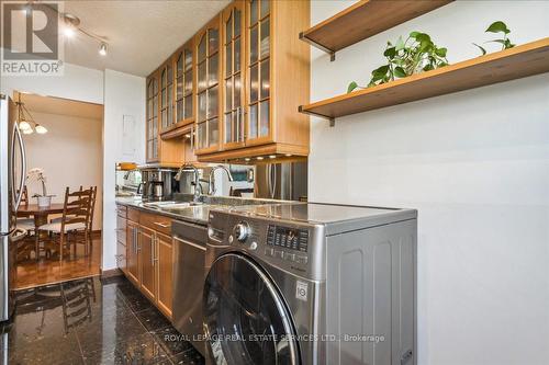 806 - 175 Hilda Avenue, Toronto (Newtonbrook West), ON - Indoor Photo Showing Laundry Room