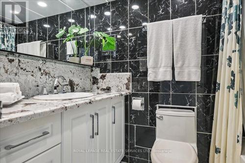 806 - 175 Hilda Avenue, Toronto (Newtonbrook West), ON - Indoor Photo Showing Bathroom