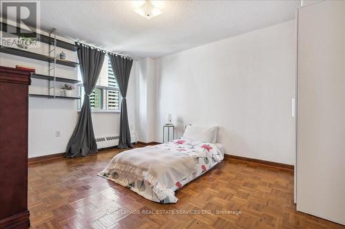 806 - 175 Hilda Avenue, Toronto (Newtonbrook West), ON - Indoor Photo Showing Bedroom