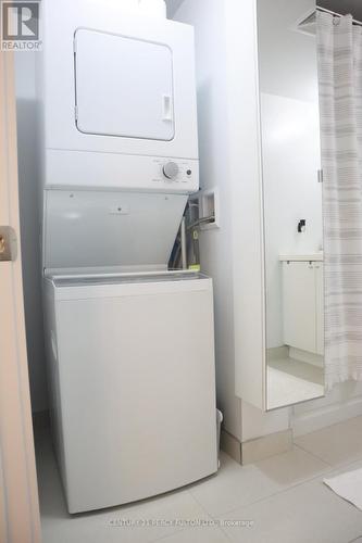 1020 - 2550 Simcoe Street N, Oshawa (Windfields), ON - Indoor Photo Showing Laundry Room