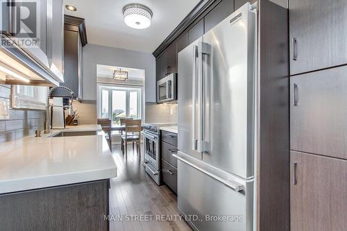 2259 Wildwood Crescent, Pickering (Brock Ridge), ON - Indoor Photo Showing Kitchen With Upgraded Kitchen