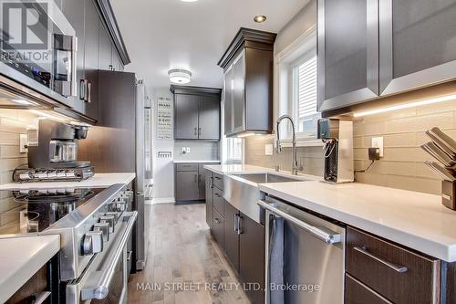 2259 Wildwood Crescent, Pickering (Brock Ridge), ON - Indoor Photo Showing Kitchen With Upgraded Kitchen