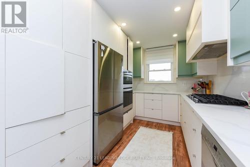 20 Bridesburg Drive, Toronto (Kingsview Village-The Westway), ON - Indoor Photo Showing Kitchen