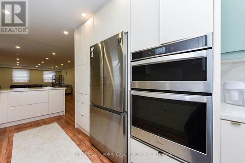 20 Bridesburg Drive, Toronto (Kingsview Village-The Westway), ON - Indoor Photo Showing Kitchen