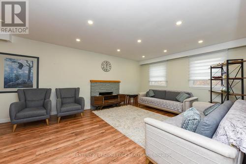 20 Bridesburg Drive, Toronto (Kingsview Village-The Westway), ON - Indoor Photo Showing Living Room