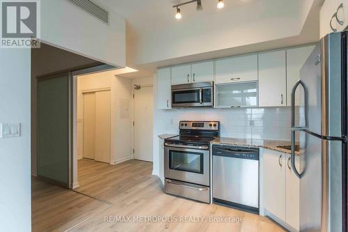 717 - 55 East Liberty Street, Toronto (Niagara), ON - Indoor Photo Showing Kitchen With Stainless Steel Kitchen