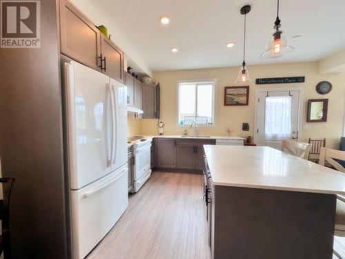 5105 Jolliffe Avenue, Terrace, BC - Indoor Photo Showing Kitchen