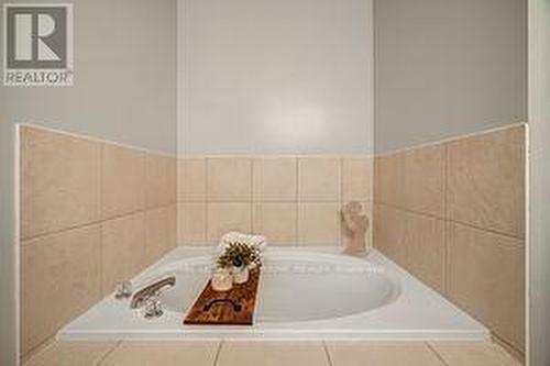 58 Hardgate Crescent, Brampton (Northwest Sandalwood Parkway), ON - Indoor Photo Showing Bathroom