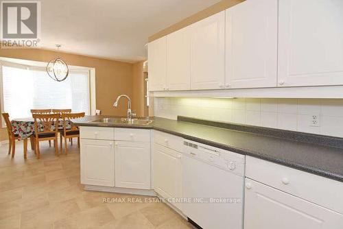 30 - 20 Kernohan Parkway, London, ON - Indoor Photo Showing Kitchen With Double Sink